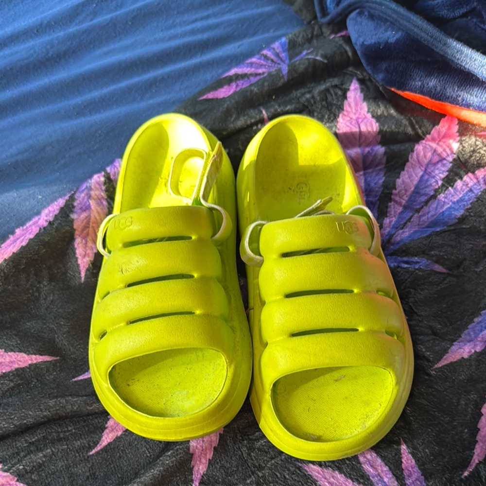 CROCS Yellow Sandals for Casual Comfort